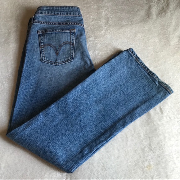 Levi Jeans - Picture 2 of 3